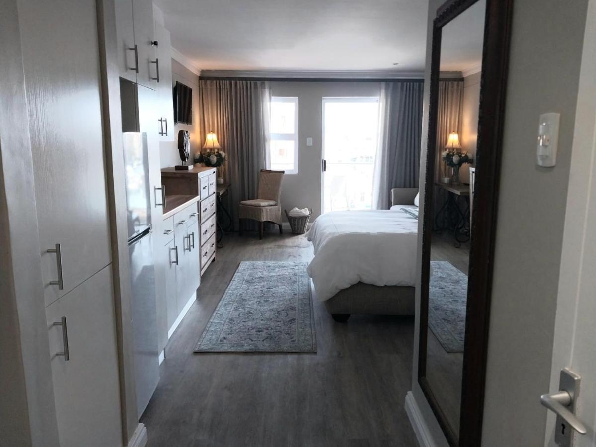 Ships Bell 17B Apartment St Francis Bay Bagian luar foto